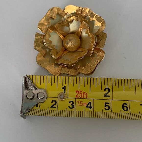 Vintage Multi Layer Flower Brooch - Picture 7 of 9